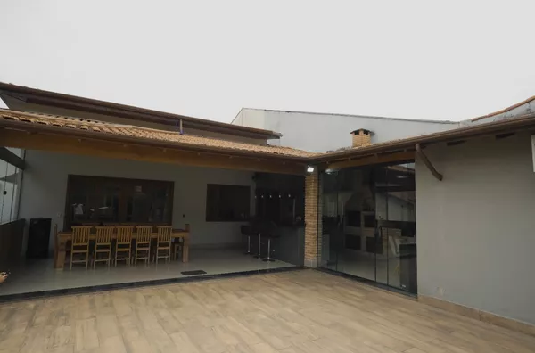 Casa alto padrao para venda e aluguel - Aparecida