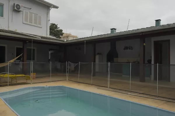 Casa para venda e aluguel, 3 quarto(s),  Cruz, Lorena