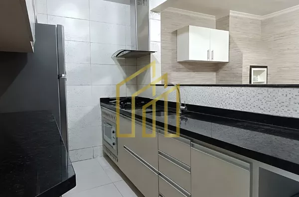 TRIPLEX COM ELEVADOR À VENDA NO CAJURU, CURITIBA | 3 SUÍTES | 180M² | CONDOMÍNIO FECHADO