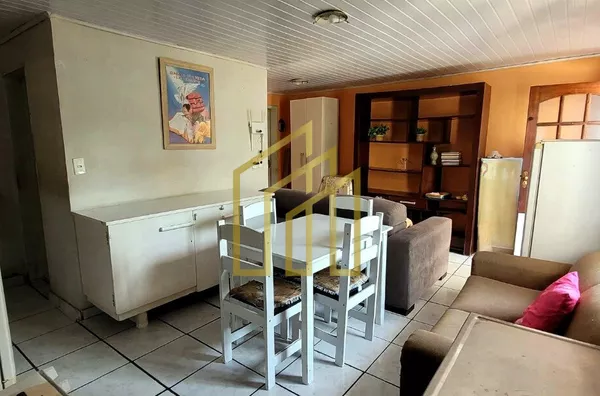 Casa à Venda na Vila Nossa Senhora da Luz - CIC, Curitiba | Ótimo Terreno e Espaço