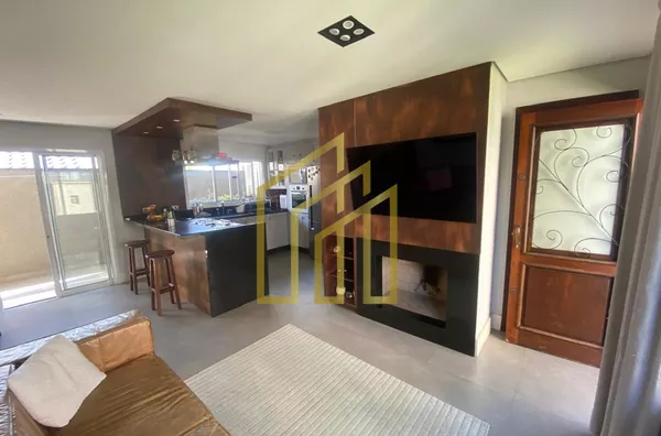 Sobrado Alto Padrão, Suíte com Closet, Sofisticação e Conforto em Cada Detalhe