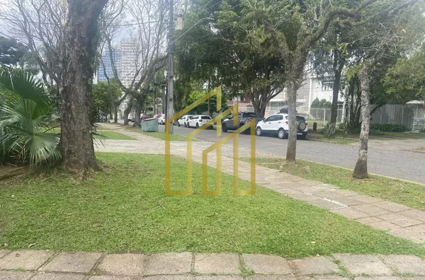 TERRENO Á VENDA - 2 FRENTES - ALTO DA R. XV - PR