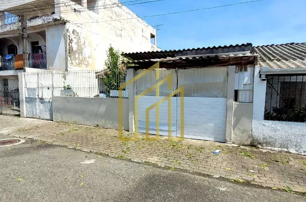 Casa à Venda na Vila Nossa Senhora da Luz - CIC, Curitiba | Ótimo Terreno e Espaço