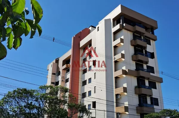 APARTAMENTO AMPLO NO CENTRO