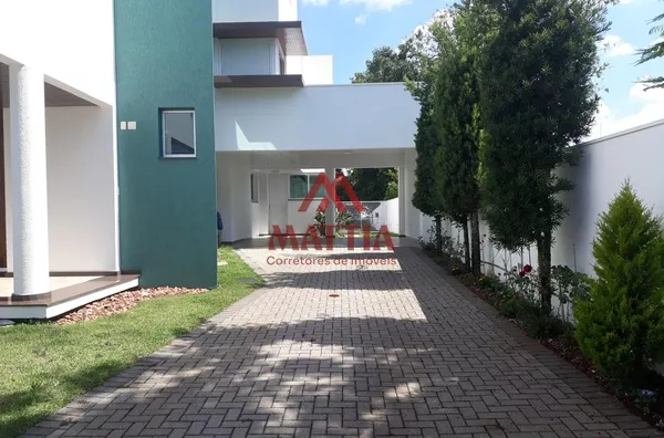 CASA DE ALTO PADRÃO COM PISCINA NO BAIRRO LA SALLE