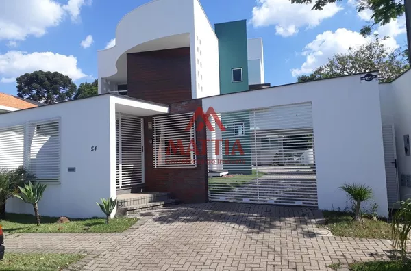 CASA DE ALTO PADRÃO COM PISCINA NO BAIRRO LA SALLE