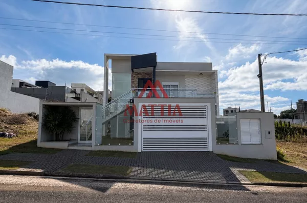 CASA DE ALTO PADRÃO NO BAIRRO MENINO DEUS