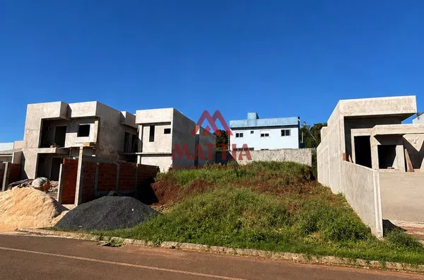 TERRENO AMPLO NO BAIRRO FRARON