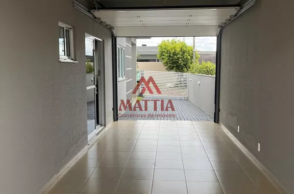 CASA PLANA DE ALTO PADRÃO COM PISCINA NO BAIRRO FRARON