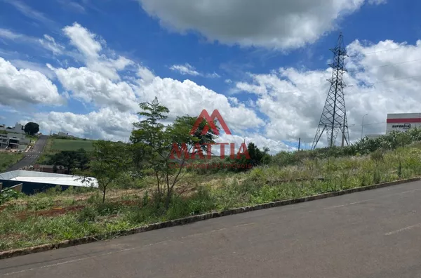 TERRENO AMPLO A MEIA QUADRA DA AV. INOVAÇÃO