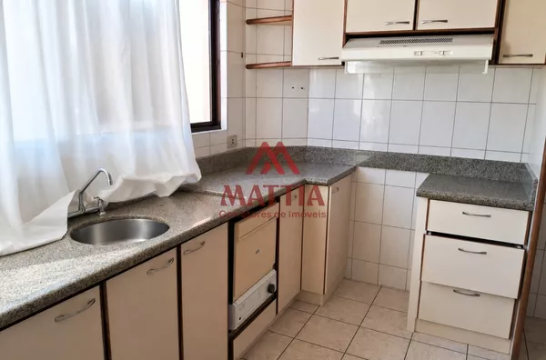 APARTAMENTO AMPLO NO CENTRO