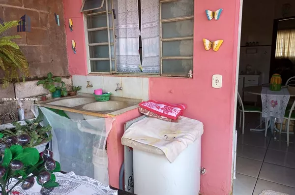 Casa para Venda em Ouro Fino / MG no bairro VILA RICA