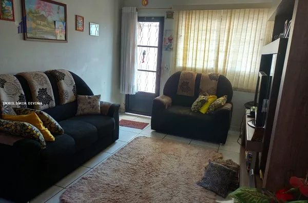 Casa para Venda em Ouro Fino / MG no bairro VILA RICA