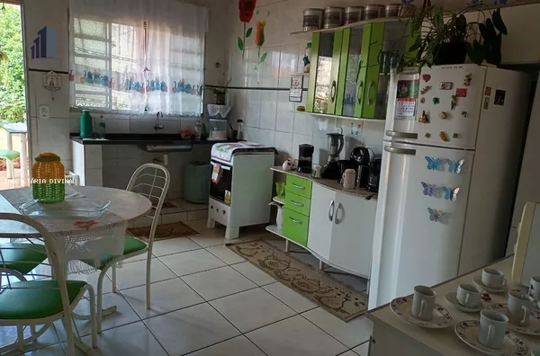 Casa para Venda em Ouro Fino / MG no bairro VILA RICA