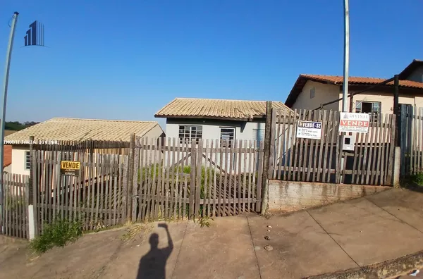 Casas Financiáveis para Venda em Ouro Fino / MG no bairro RESERVA DO VALE