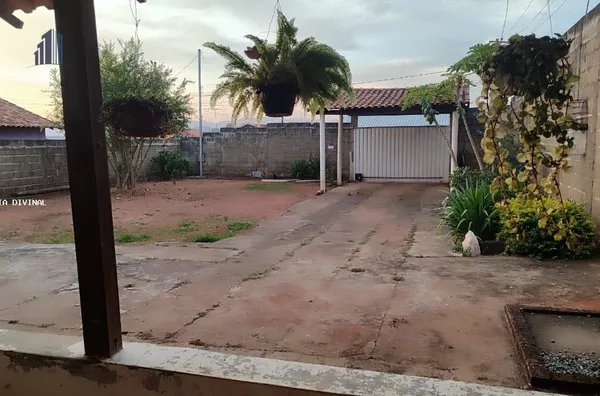 Casa para Venda em Ouro Fino / MG no bairro PARQUE DOS MOREIRAS