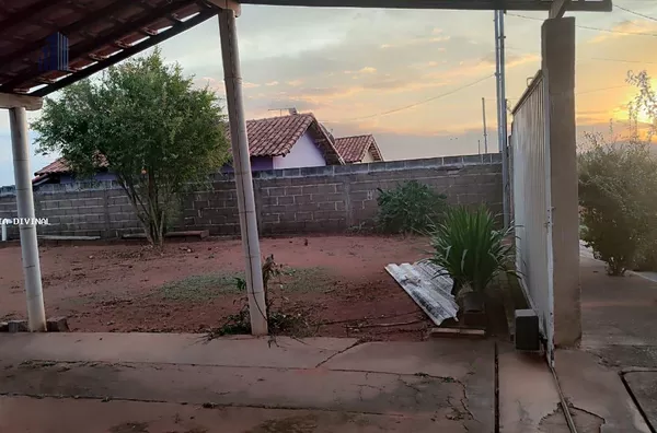Casa para Venda em Ouro Fino / MG no bairro PARQUE DOS MOREIRAS
