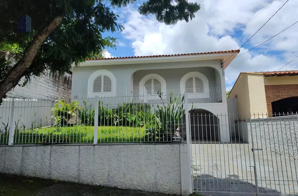 Casa para Locação no bairro MONTANHES