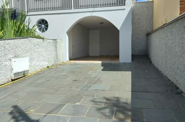 Casa para Locação no bairro MONTANHES