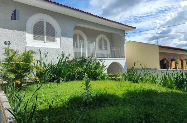 Casa para Locação no bairro MONTANHES