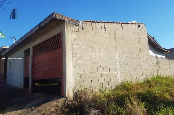 Casa para Venda em Ouro Fino / MG no bairro SANTA RITA
