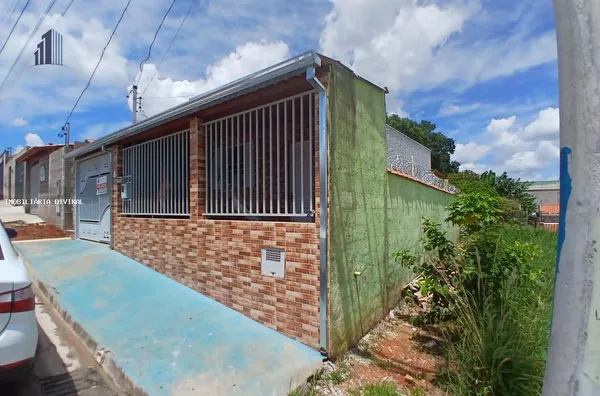 Casa para Venda em Ouro Fino / MG no bairro VILA RICA