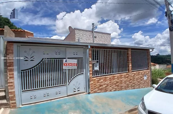 Casa para Venda em Ouro Fino / MG no bairro VILA RICA