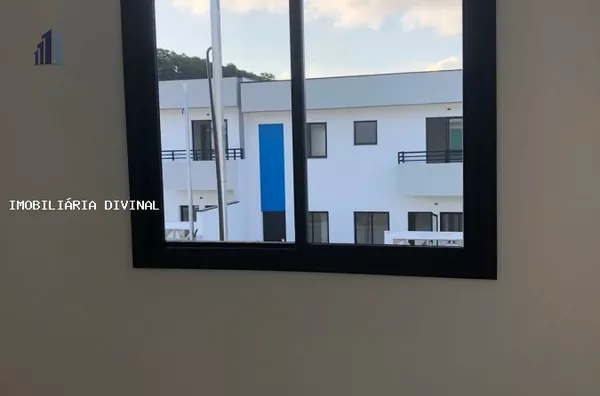 Casa para Venda em Cotia / SP no bairro JARDIM PETRÓPOLIS