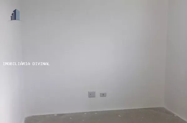 Casa para Venda em Cotia / SP no bairro JARDIM PETRÓPOLIS