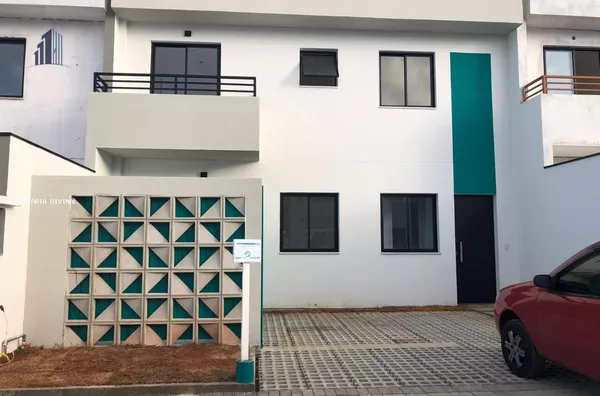 Casa para Venda em Cotia / SP no bairro JARDIM PETRÓPOLIS