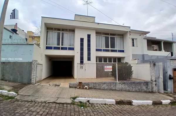 Casa para Venda em Ouro Fino / MG no bairro CENTRO