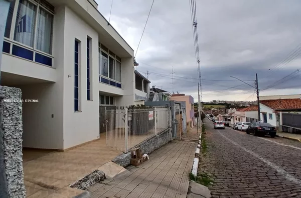 Casa para Venda em Ouro Fino / MG no bairro CENTRO