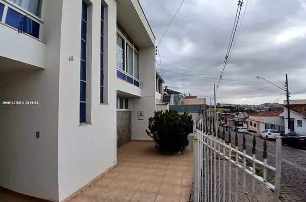 Casa para Venda em Ouro Fino / MG no bairro CENTRO