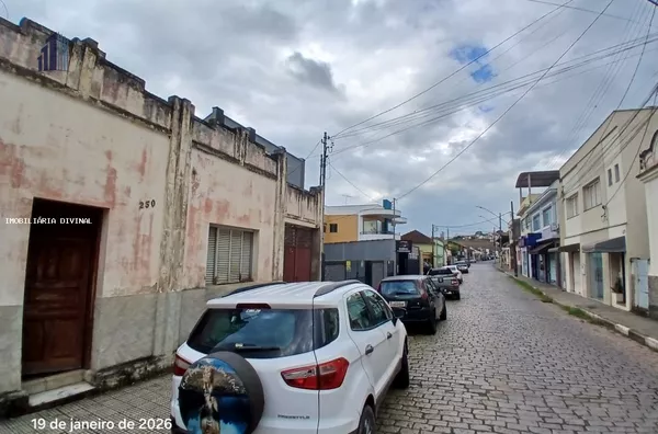Casa para Venda em Ouro Fino / MG no bairro CENTRO
