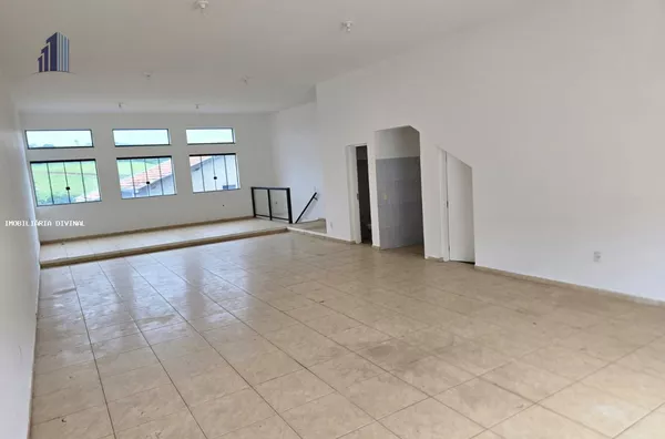 Salão Comercial para Locação em Ouro Fino / MG no bairro CENTRO
