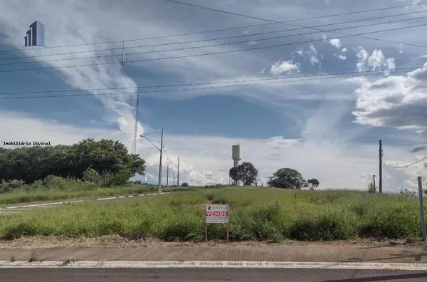 Terreno para Venda em Ouro Fino / MG no bairro PARQUE DOS MOREIRAS