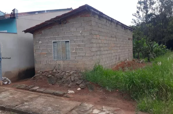 Casa para Venda em Ouro Fino / MG no bairro JARDIM BURZA