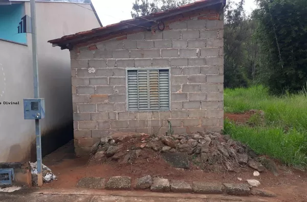 Casa para Venda em Ouro Fino / MG no bairro JARDIM BURZA