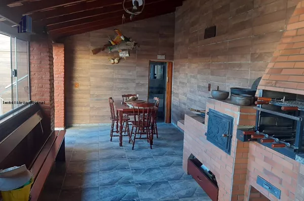 Casa para Venda em Ouro Fino / MG no bairro ALTO