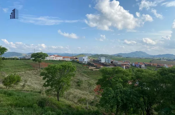 Casa para Venda em Ouro Fino / MG no bairro PALOMOS