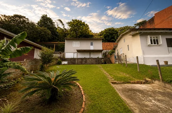 Casa 2 dormitórios com Pátio no bairro Vila Nova Porto Alegre
