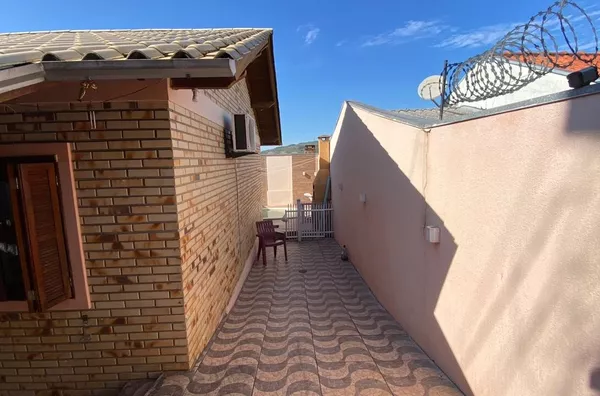 Casa com piscina à venda no bairro Jardim Carvalho - Foto 2