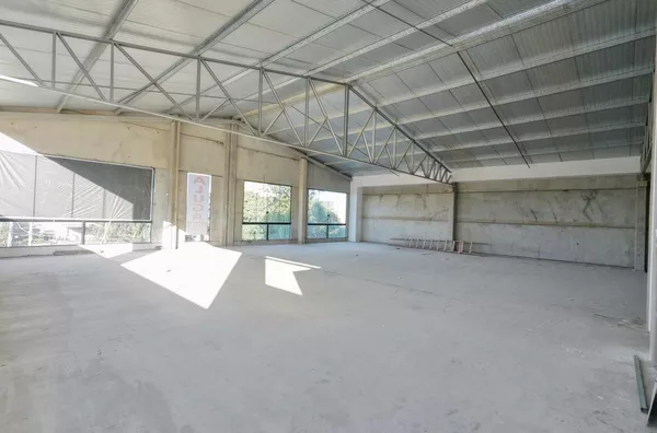Sala Comercial para Locação na Av. Cristiano Fischer | 350m² em Porto Alegre