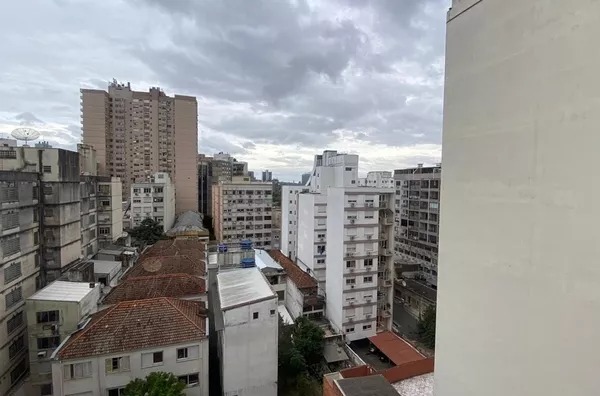 Apartamento 2 Dormitórios à Venda no Centro Histórico de Porto Alegre | Em Frente ao Zaffari