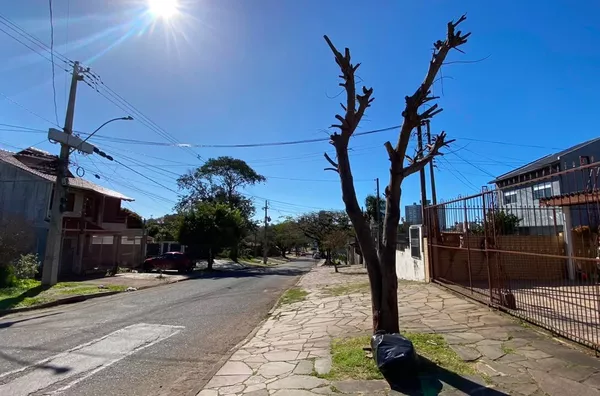 Casa à venda 2 quartos com pátio no Bairro São José | Porto Alegre