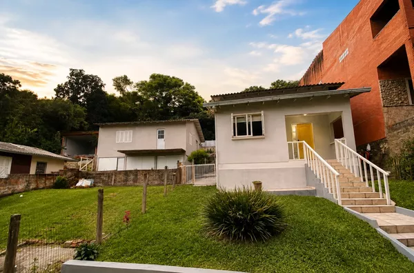 Casa para Alugar 2 quartos com Pátio no bairro Vila Nova | Porto Alegre 