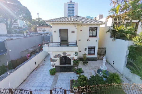 Casarão Comercial no Menino Deus | 350m² | Porto Alegre