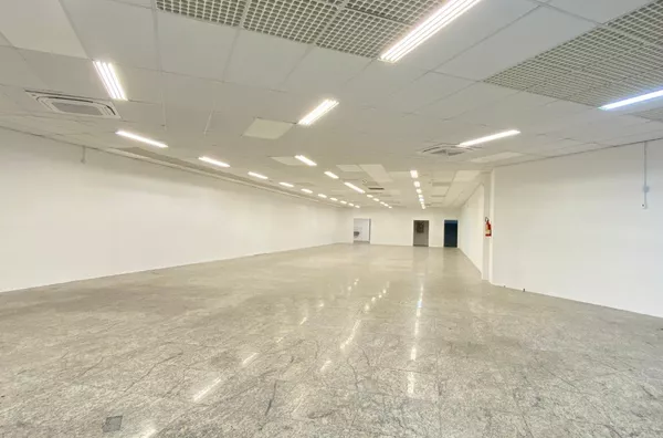 Sala Comercial para Locação na Av. Borges de Medeiros | 350m² | Centro Histórico