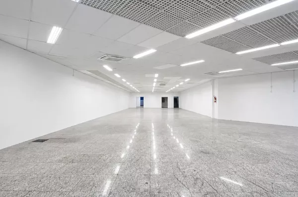 Sala Comercial para Locação na Av. Borges de Medeiros | 350m² | Centro Histórico