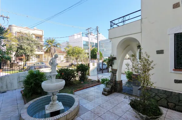 Casarão Comercial no Menino Deus | 350m² | Porto Alegre